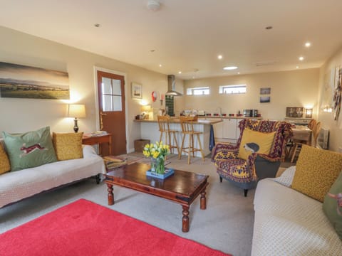 Cottage | Living area | TV