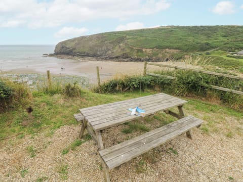 Cottage | Property grounds