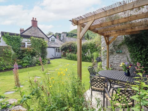 Cottage | Outdoor dining