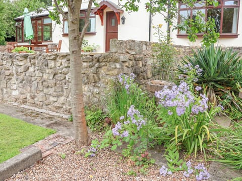 Cottage | Property grounds