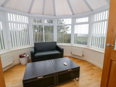 Cottage | Living room | TV