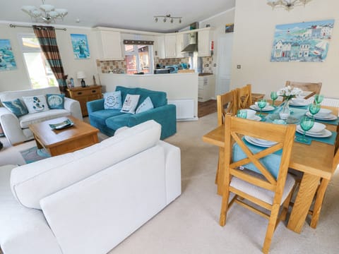 Cottage | Living area | TV, DVD player