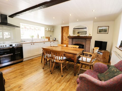 Cottage | Interior