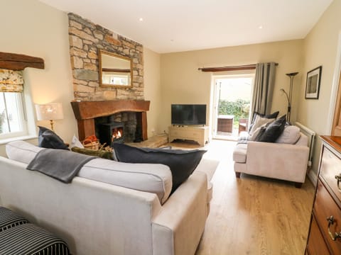 Cottage | Living room | TV