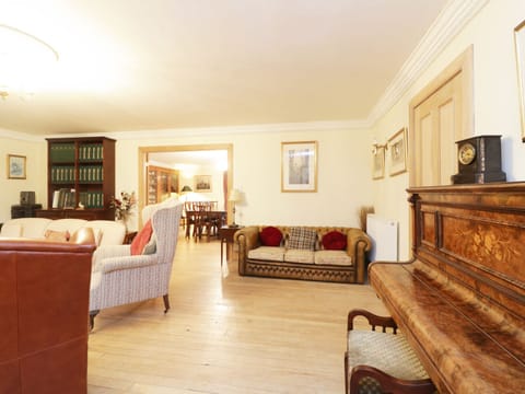 Cottage | Living room | TV, DVD player