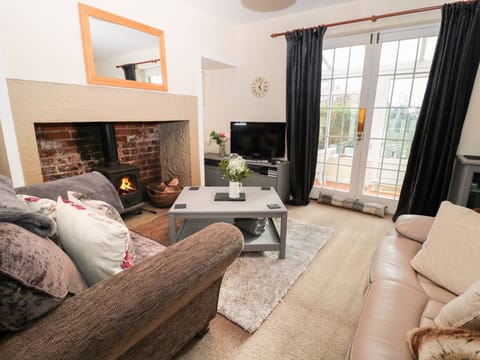 Cottage | Living room | TV