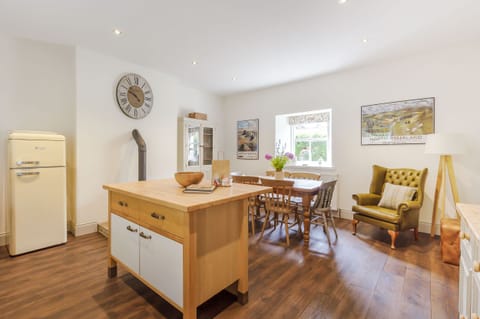 Cottage | 3 bedrooms, individually decorated, individually furnished, free WiFi