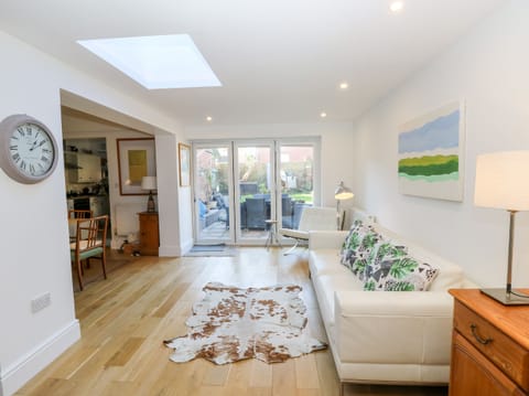 Cottage | Interior