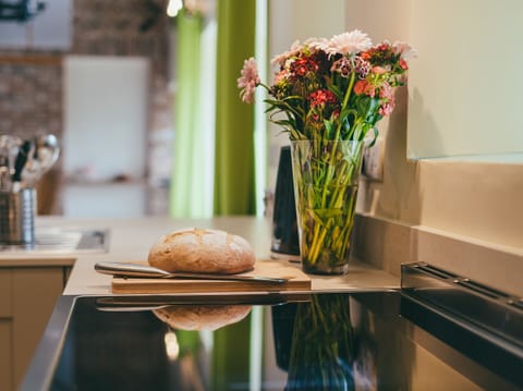 Cottage | Private kitchen | Fridge, microwave, stovetop, dishwasher