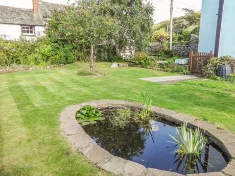 Cottage | Property grounds