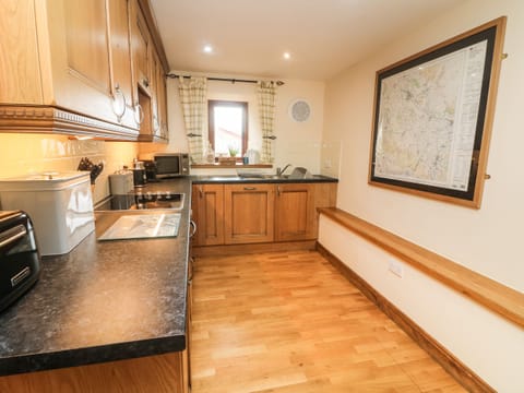 Cottage | Private kitchen | Microwave, stovetop, dishwasher, highchair