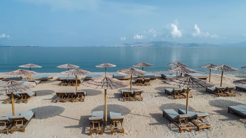 Private beach, sun loungers, beach umbrellas, beach towels