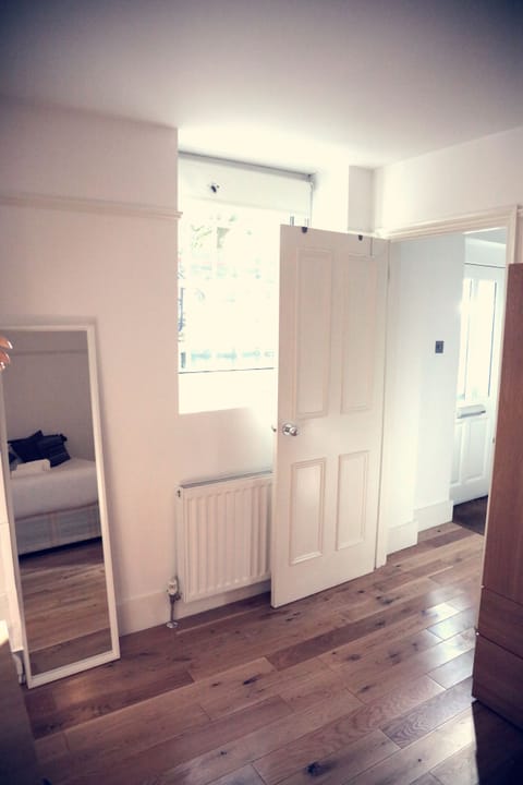 1 bedroom, desk, iron/ironing board, WiFi (free)