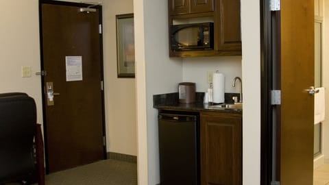 In-room safe, desk, iron/ironing board, free cribs/infant beds