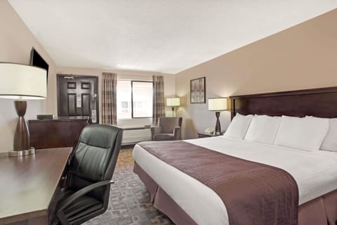 Desk, blackout drapes, iron/ironing board, free WiFi