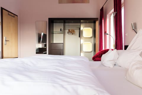 Suite (Abendrot) | Minibar, in-room safe, desk, soundproofing