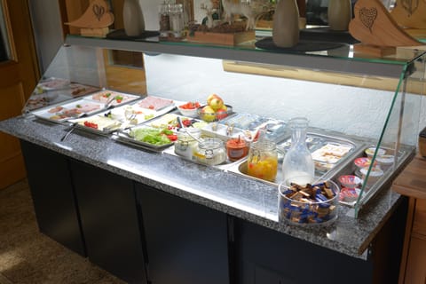 Buffet breakfast for a fee on weekends