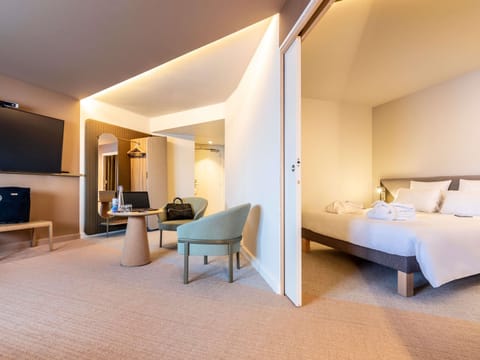 Suite, 1 Queen Bed with Sofa bed | Premium bedding, in-room safe, desk, blackout drapes