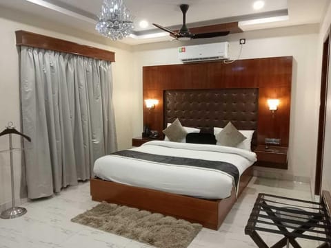 Presidential Suite  | Premium bedding, in-room safe, blackout drapes, soundproofing