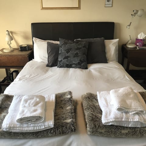 Blackout drapes, free WiFi, bed sheets