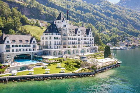 Sauna, hot tub, steam room, body treatments, body wraps, body scrubs