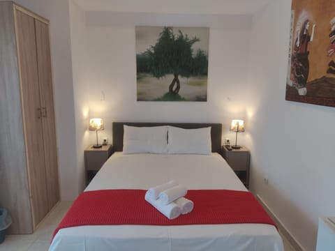 Double Room (Art Room No 3) | In-room safe, individually decorated, individually furnished, free WiFi