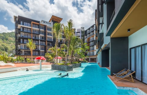 Deluxe Pool Access | In-room safe, desk, blackout drapes, soundproofing