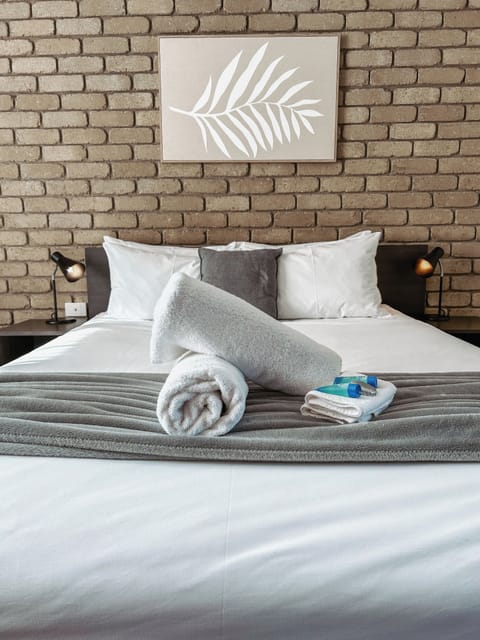 Twin Room | Premium bedding, minibar, desk, iron/ironing board
