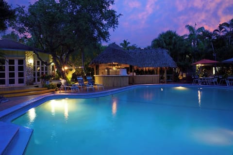 2 outdoor pools, a heated pool, pool umbrellas, sun loungers