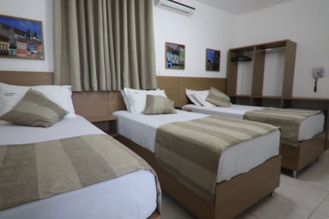 Standard Triple Room, 3 Twin Beds, Non Smoking | Minibar, desk, free cribs/infant beds, free WiFi