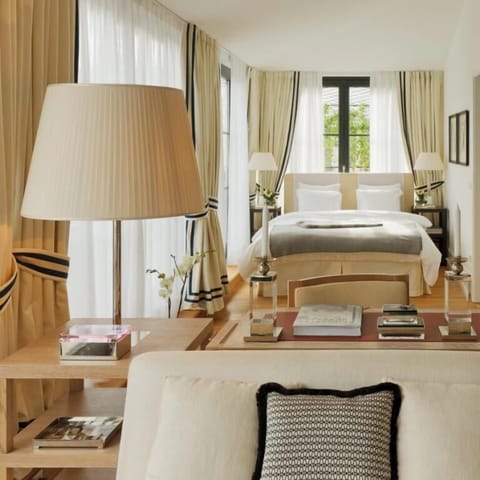 Penthouse | Premium bedding, free minibar items, in-room safe, soundproofing