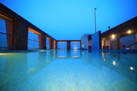 Seasonal outdoor pool