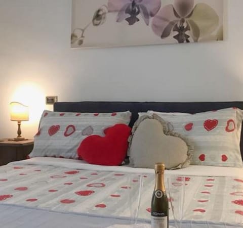 1 bedroom, desk, free WiFi, bed sheets