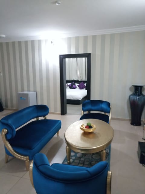Luxury Apartment, 1 Bedroom | 1 bedroom, desk, iron/ironing board, free WiFi