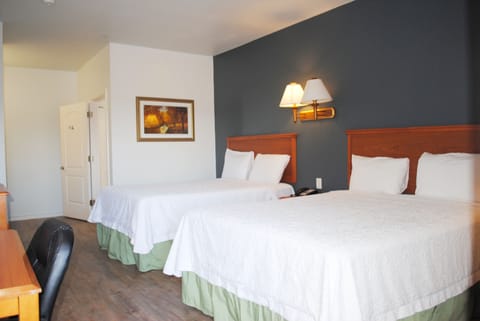 Blackout drapes, free WiFi, bed sheets