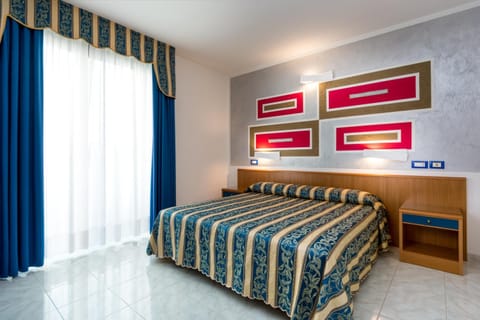 In-room safe, desk, soundproofing, free WiFi