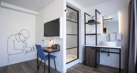 Shower, rainfall showerhead, eco-friendly toiletries, hair dryer