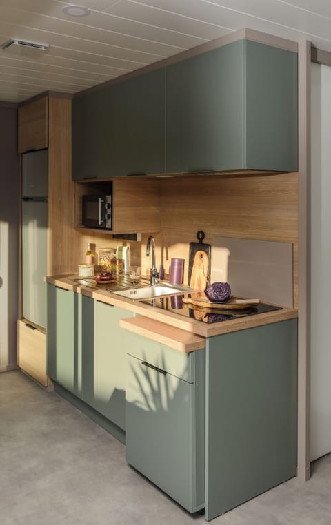 Basic Chalet, 1 Bedroom (5 pers) | Private kitchen | Electric kettle