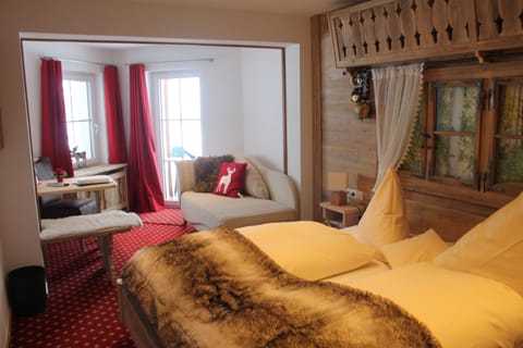 Comfort Double Room (Mountain Cabin Style) | Minibar, in-room safe, free WiFi, bed sheets