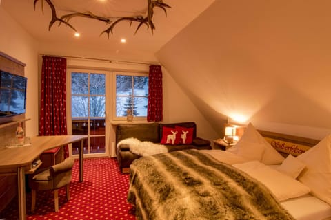 Comfort Double Room (Mountain Cabin Style) | Minibar, in-room safe, free WiFi, bed sheets