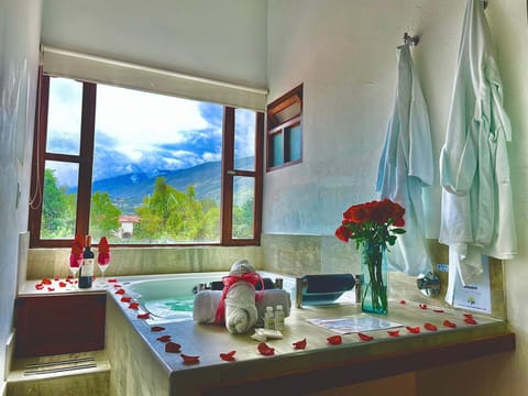 Grand Studio Suite | Private spa tub