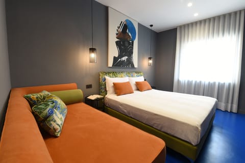 1 bedroom, premium bedding, down comforters, minibar