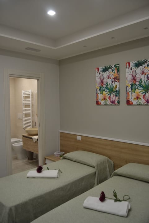 Standard Double or Twin Room | Premium bedding, desk, blackout drapes, soundproofing