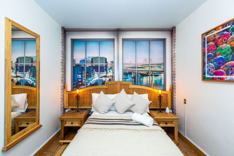 Premium bedding, in-room safe, desk, blackout drapes