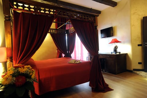 1 bedroom, minibar, desk, iron/ironing board