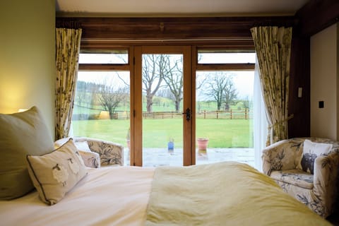 Double or Twin Room (Wharfdale) | Individually decorated, individually furnished, desk, blackout drapes