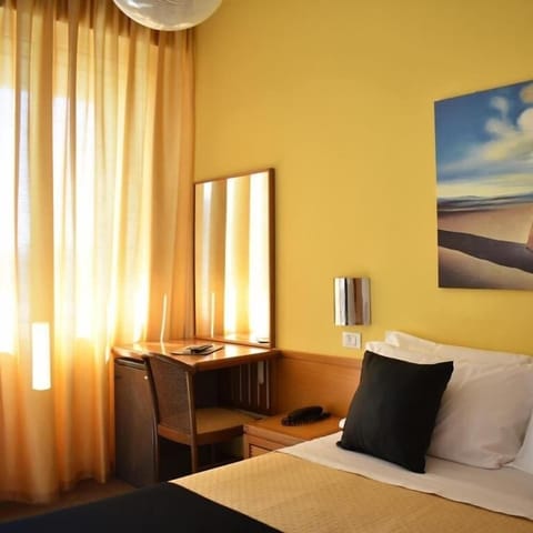 Cribs/infant beds, rollaway beds, free WiFi