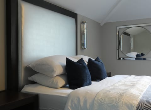 Kinbane - king room | 1 bedroom, Egyptian cotton sheets, premium bedding, Select Comfort beds