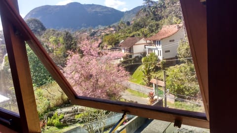 Quarto casal, banheiro compartilhado | Balcony