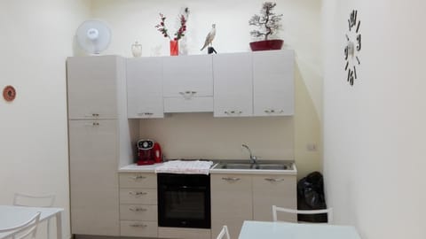 Free daily self-serve breakfast